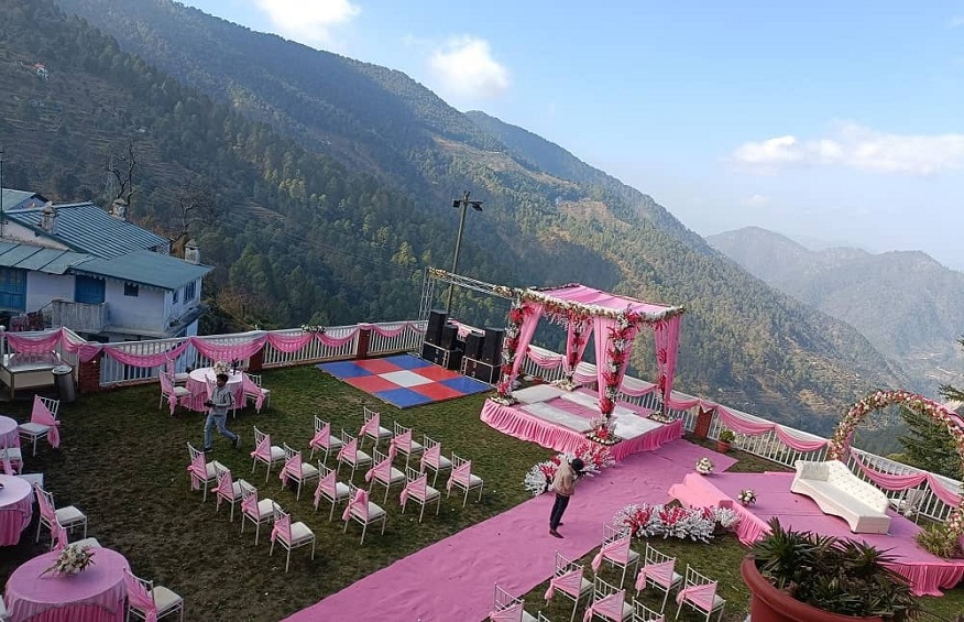 Creating a Personalized Wedding Experience in the Mountains of Uttarakhand