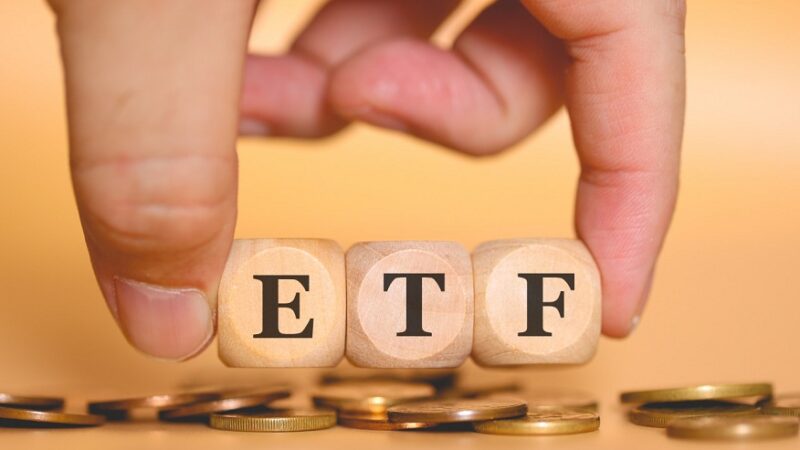 Investing in Exchange Traded Funds (ETFs): The Benefits